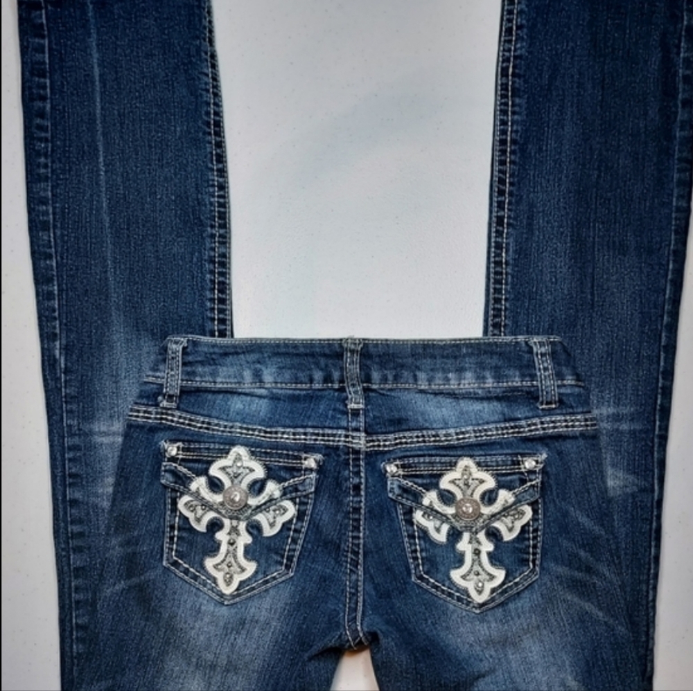 Zanadi Slim Boot Leg Rhinestone Accented Dark Wash Jeans, EUC, size 3